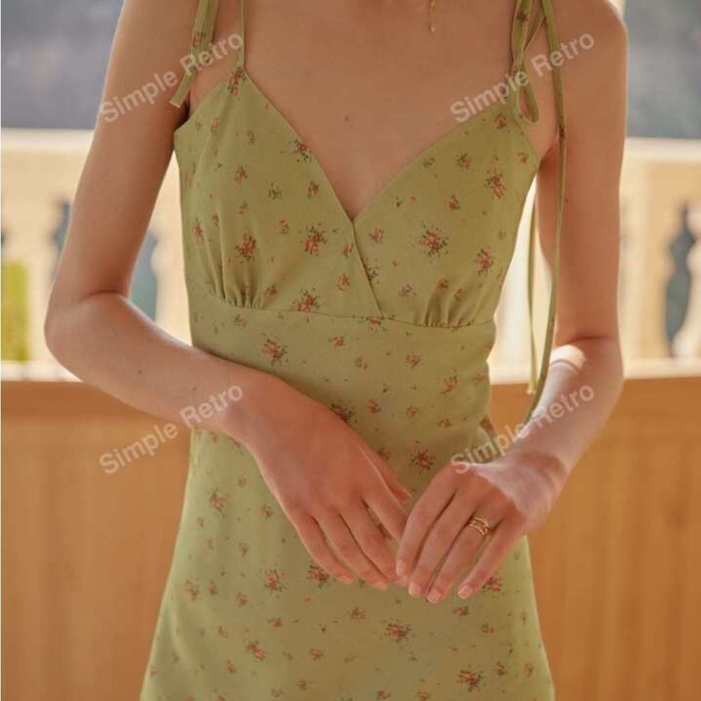 Simple Retro Floral Knot Detail Cami Dress, New with Tags, Size Small - Picture 3 of 11